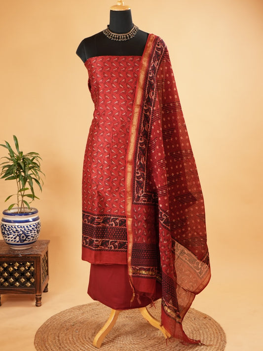 Maroon Maheshwari Silk Suit Set With Printed Bird Motifs